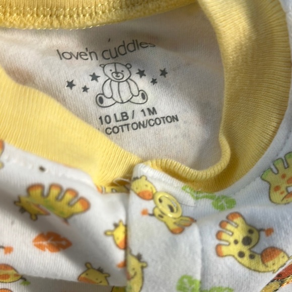 Cozy Yellow and White Giraffe Print Footie One Piece - Picture 2 of 4